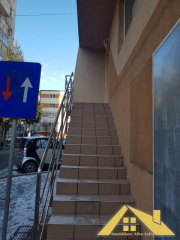 spatiu-comercial-pretabil-pentru-birouri