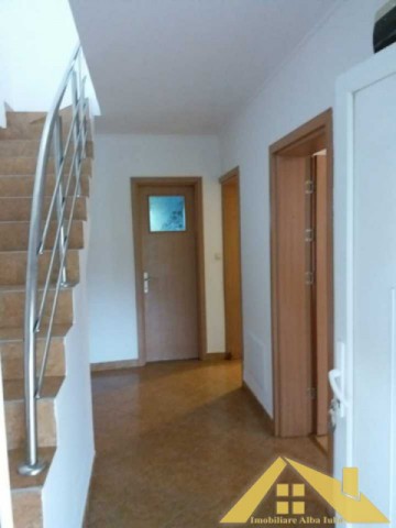 casa-zona-cetate-piata
