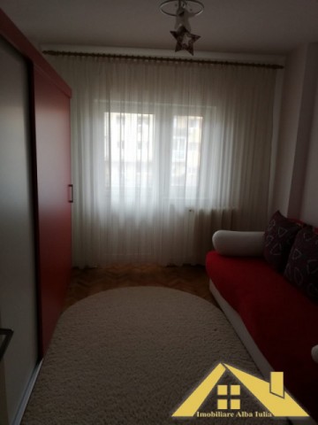 apartament-3-camere-decomandate-in-cetate-etaj-2-3