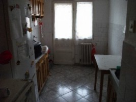 apartament-de-vanzare-4-camere-decomandat-cetate