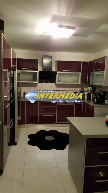 vila-noua-p1-cu-garaj-cetate-finisata-de-vanzare-4