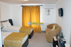 pensiune-hotel-de-vanzare-in-alba-iulia-cu-50-camere-20-locuri-parcare-curte-si-terase-teren-2500-mp-2
