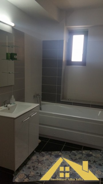 apartament-cu-3-camere-de-vanzare-ampoi-3-2