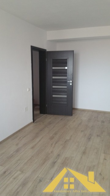 apartament-cu-3-camere-de-vanzare-ampoi-3-3