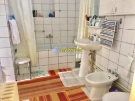 casa-de-vanzare-in-centru-4-camere-pozitie-foarte-buna-2