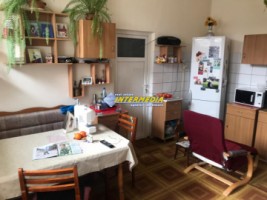 casa-de-vanzare-in-centru-4-camere-pozitie-foarte-buna-9