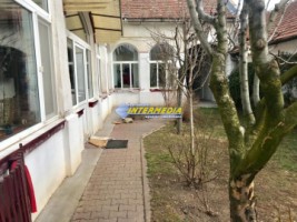 casa-de-vanzare-in-centru-4-camere-pozitie-foarte-buna-16