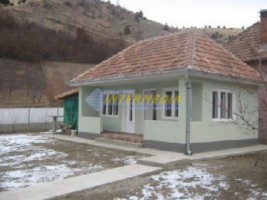 casa-de-vanzare-4600-mp-teren-zona-geoagiu-2
