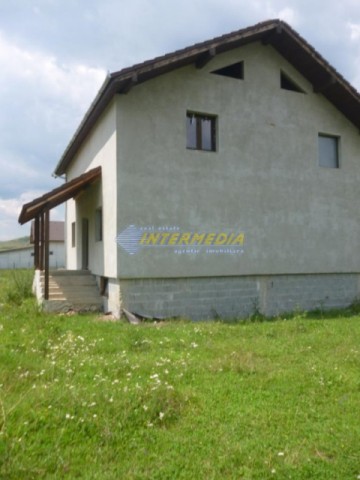 casa-la-gri-de-vanzare-in-sard-1