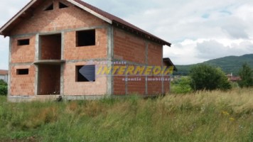 casa-semifinisata-de-vanzare-dpe-1295-mp-teren-in-zona-alba-micesti
