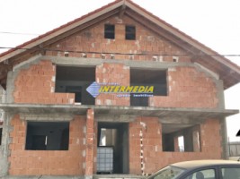 casa-in-rosu-de-vanzare-in-alba-iulia-53000-euro-neg