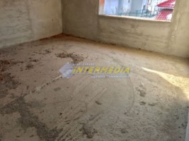 casa-in-rosu-de-vanzare-in-alba-iulia-53000-euro-neg-1