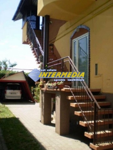 vila-cu-spatiu-com-vanzare-alba-dpem-zona-centrala-1