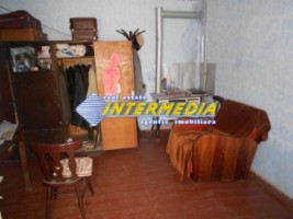 casa-de-vanzare-cu-876-mp-teren-toate-utilitatiel-in-teius-alba-3