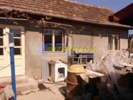 casa-de-vanzare-cu-876-mp-teren-toate-utilitatiel-in-teius-alba-10