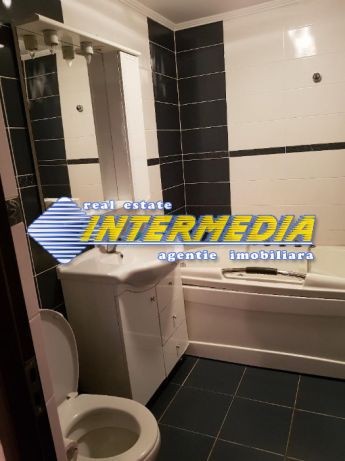 apartament-3-camere-decomandat-si-finisat-cetate-2
