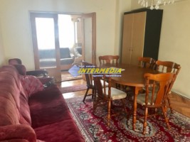 apartament-3-camere-de-inchiriat-cetate-zona-bulevard-2