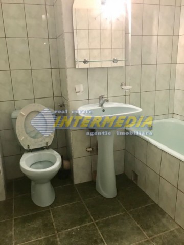 apartament-3-camere-de-inchiriat-cetate-zona-bulevard-6