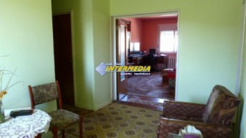 apartament-4-camere-de-vanzare-cetate-1