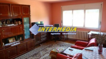 apartament-4-camere-de-vanzare-cetate