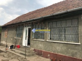 casa-de-vanzare-in-alba-iulia-3-camere-teren-1038-mp-2