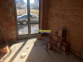 case-noi-de-vanzare-in-cetate-finisate-la-cheie-2