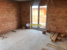 case-noi-de-vanzare-in-cetate-finisate-la-cheie-9