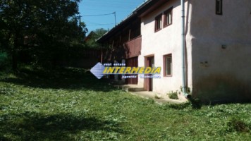 casa-de-vacanta-in-galda-renovata-cu-2700-mp-teren