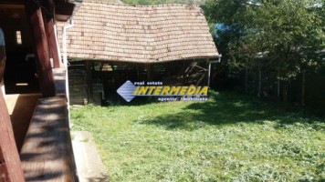 casa-de-vacanta-in-galda-renovata-cu-2700-mp-teren-3