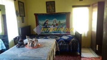 casa-de-vacanta-in-galda-renovata-cu-2700-mp-teren-5