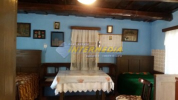 casa-de-vacanta-in-galda-renovata-cu-2700-mp-teren-8