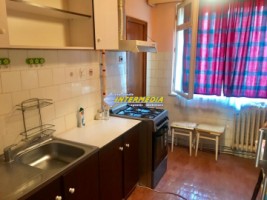 apartament-3-camere-de-inchiriat-cetate-2