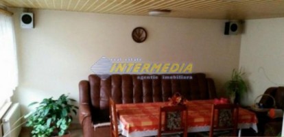 casa-de-vanzare-cu-teren-1060-mp-centru-1
