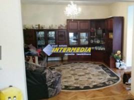 casa-de-vanzare-cu-teren-1060-mp-centru-5