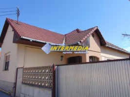 casa-de-vanzare-cu-teren-1060-mp-centru-8