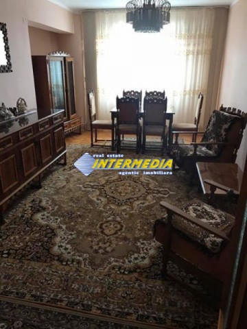 apartament-4-camere-de-inchiriat-centru-3