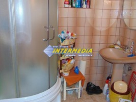 casa-de-vanzare-cu-6-camere-in-centru-pozitie-foarte-buna-4