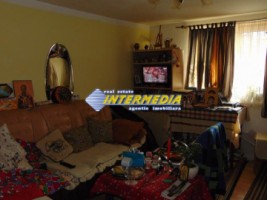 casa-de-vanzare-cu-6-camere-in-centru-pozitie-foarte-buna-5