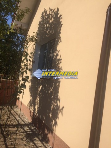 casa-de-vanzare-1000-mp-teren-centru-2