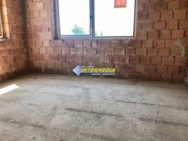 casa-in-rosu-de-vanzare-alba-iulia-cu-utilitati-6