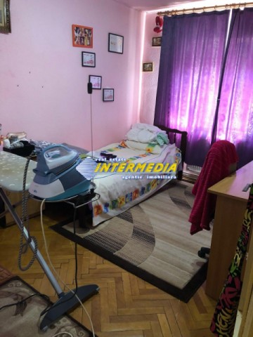 apartament-3-camere-decomandat-in-cetate-zona-mercur-3