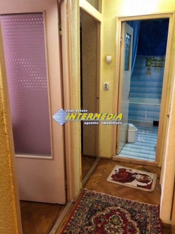 apartament-3-camere-decomandat-in-cetate-zona-mercur-9