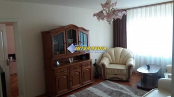 apartament-cu-3-camere-cu-garaj-de-vanzare-cetate-2
