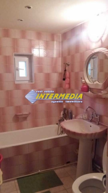 apartament-cu-3-camere-cu-garaj-de-vanzare-cetate-9