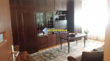 apartament-cu-3-camere-de-vanzare-cetate-etaj-intermediar-1