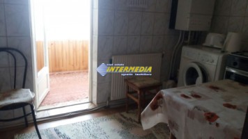apartament-cu-3-camere-de-vanzare-cetate-etaj-intermediar-2