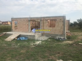 casa-noua-in-rosu-de-vanzare-in-alba-iulia