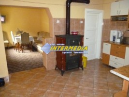 casa-de-vanzare-in-alba-iulia-zona-centru-finisata-teren-760-mp-9