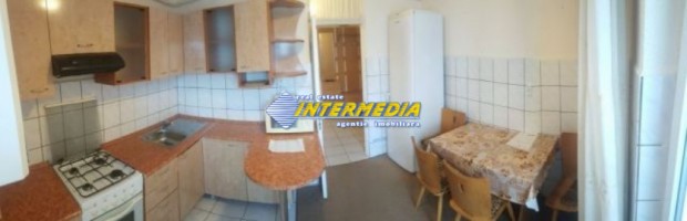 apartament-3-camere-de-vanzare-in-cetate-zona-piata-3