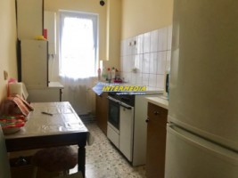 apartament-3-camere-in-cetate-pe-bulevard-2